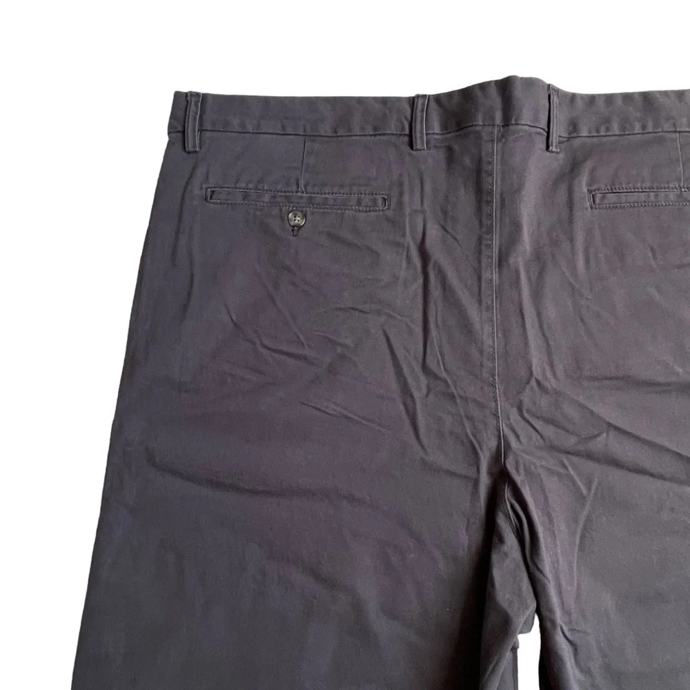 Old Navy Men’s Slim Built-in Flex Rotation Chino Shorts Size 46 Dark Gray